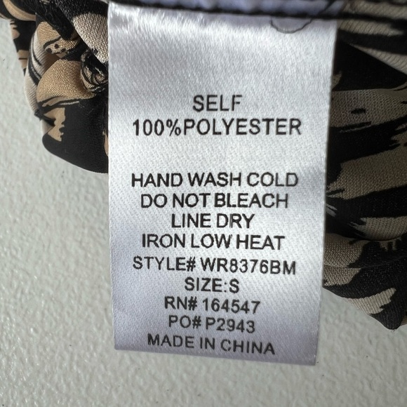 FLAWLESS Short animal print kimono sleeve tie-front jumpsuit Sz S - Picture 8 of 8